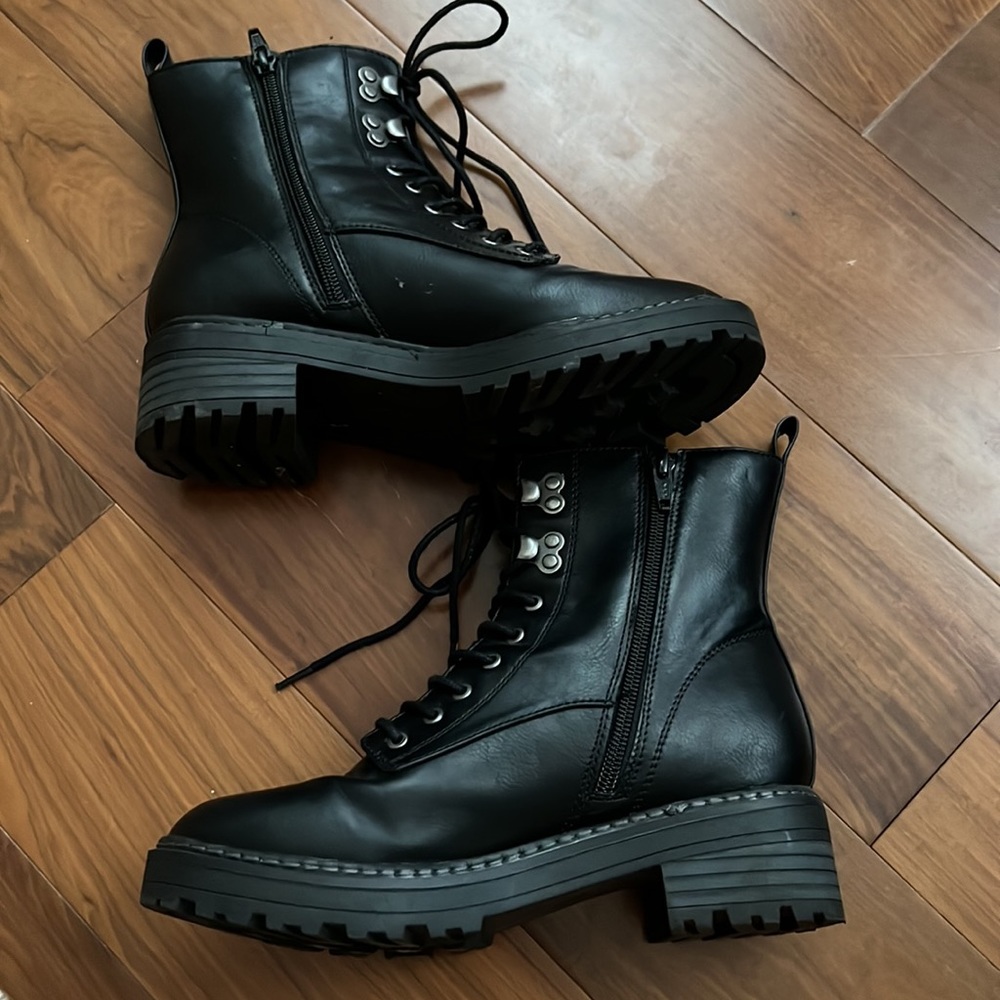 Combat Boots - Picture 4 of 7
